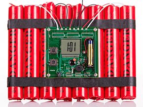 Budzik w kształcie lasek dynamitu Budzik w kształcie lasek dynamitu